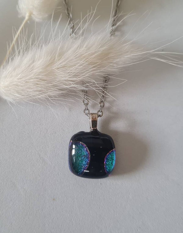 Pendentif en verre dichroique