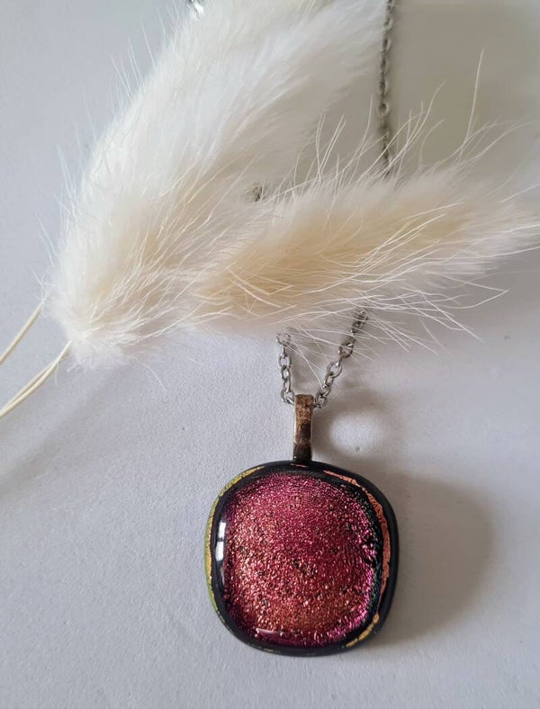 Pendentif en verre dichroique