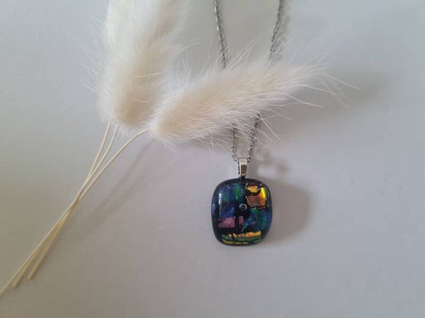 Pendentif en verre dichroique