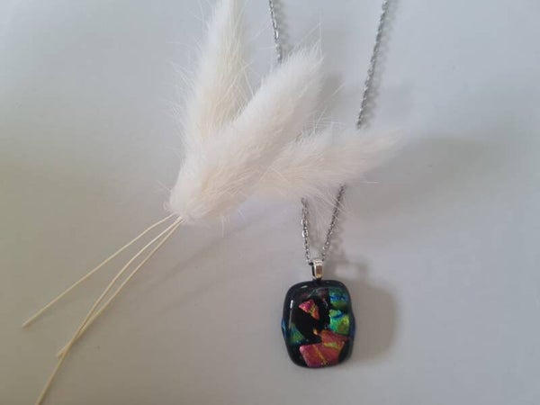 Petit pendentif en verre dichroique