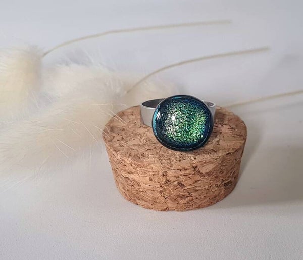 Bague en verre dichroique