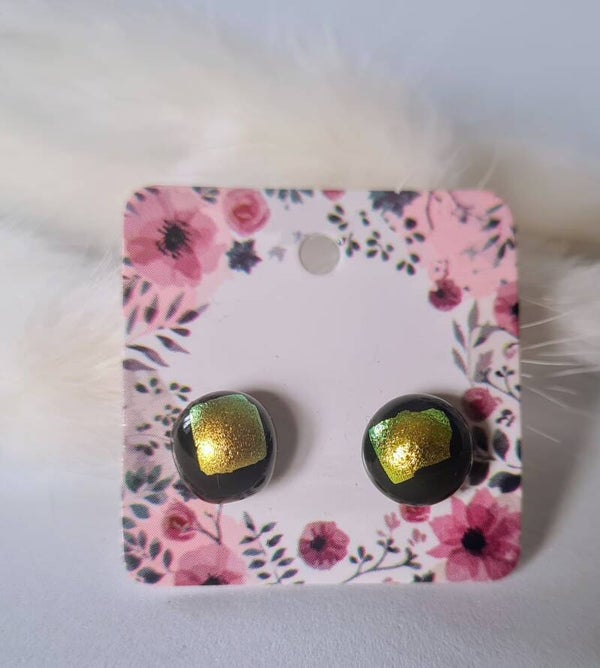 Boucle d'oreille clou en verre dichroique