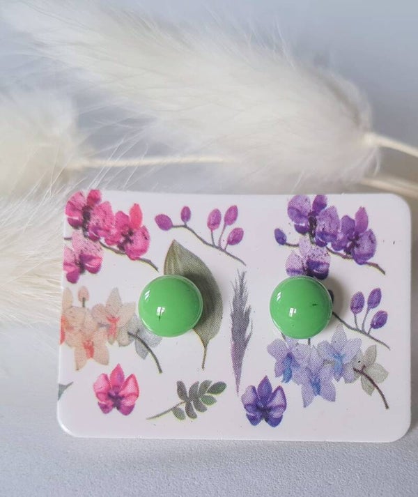 Boucle d'oreille clou en verre