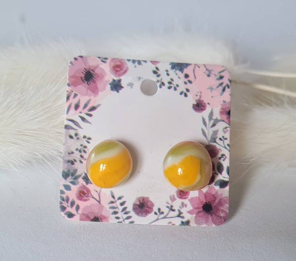 Boucle d'oreille clou en verre