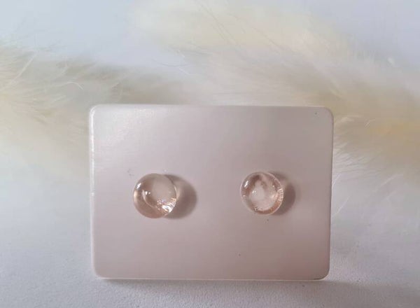 Boucle d'oreille clou en verre