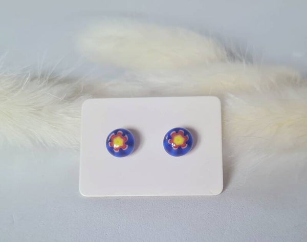 Boucle d'oreille clou en verre