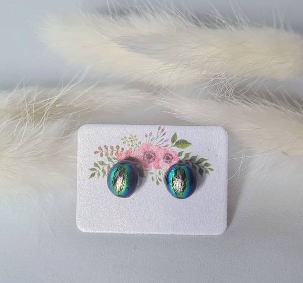 Boucle d'oreille clou en verre