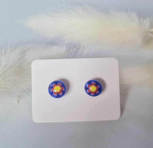 Boucle d'oreille clou en verre