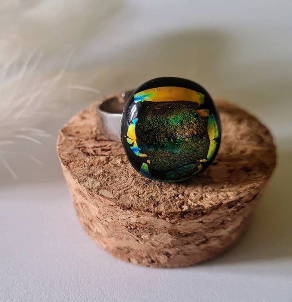 Bague en verre dichroique