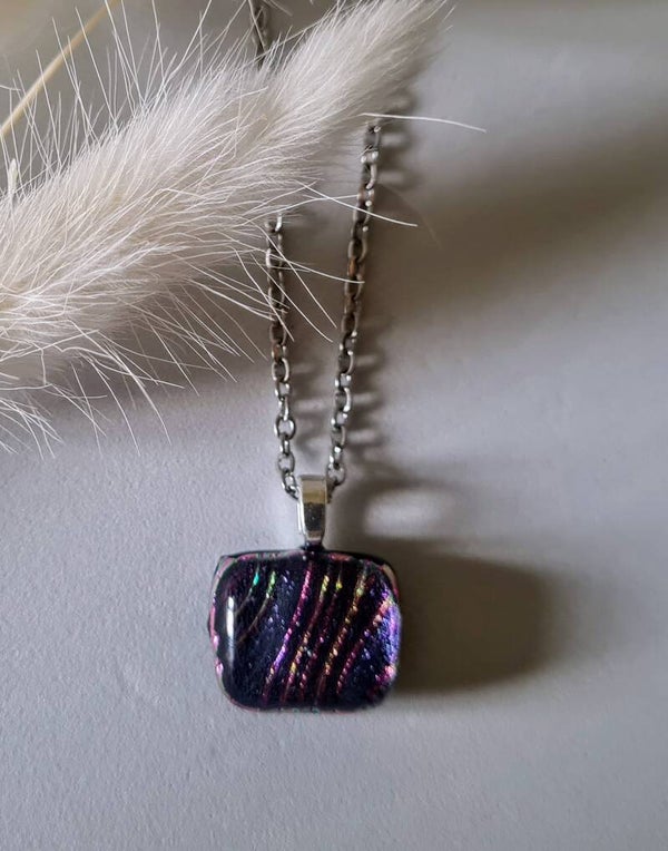 Pendentif en verre dichroique