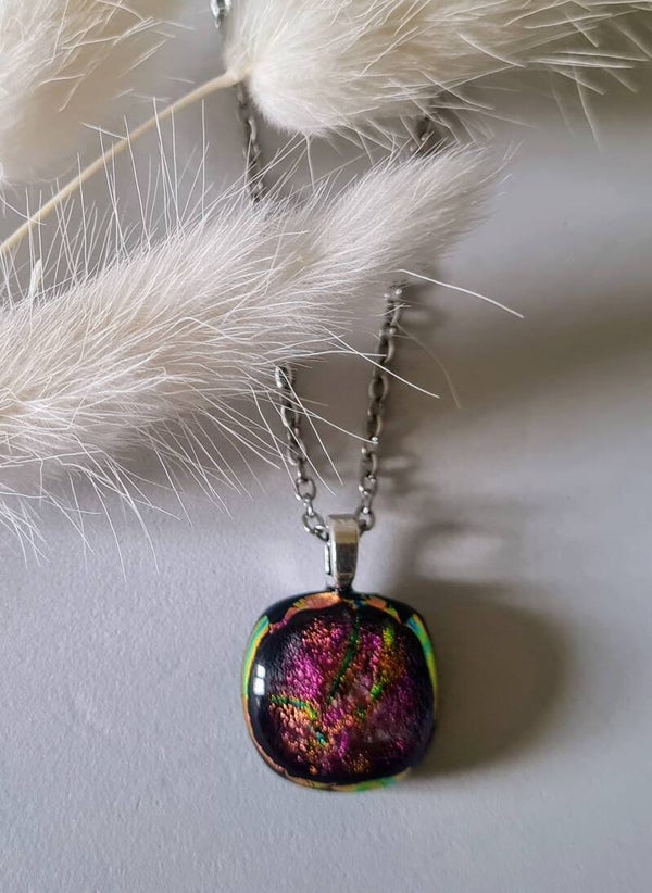 Pendentif en verre dichroique