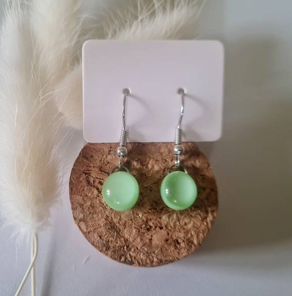 Boucle d'oreille pendante en verre