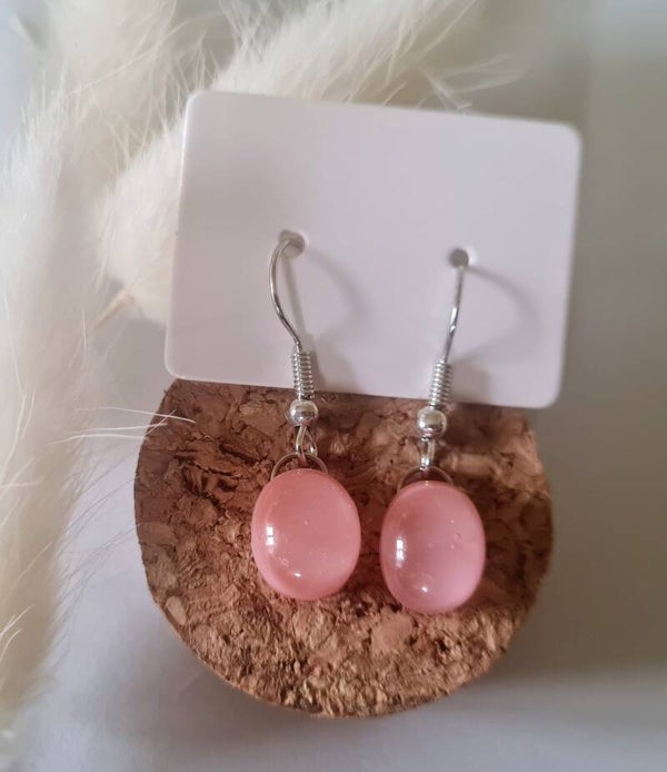 Boucle d'oreille pendante en verre