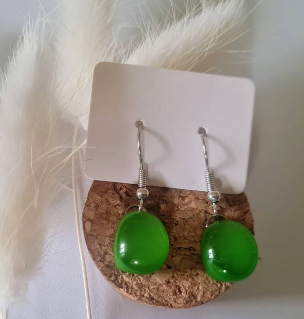 Boucle d'oreille pendante en verre