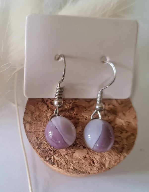 Boucle d'oreille pendante en verre