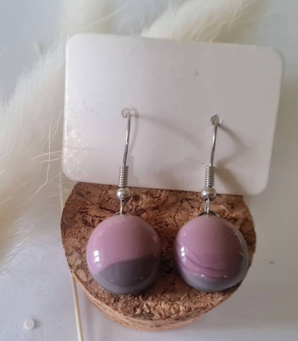 Boucle d'oreille clou en verre