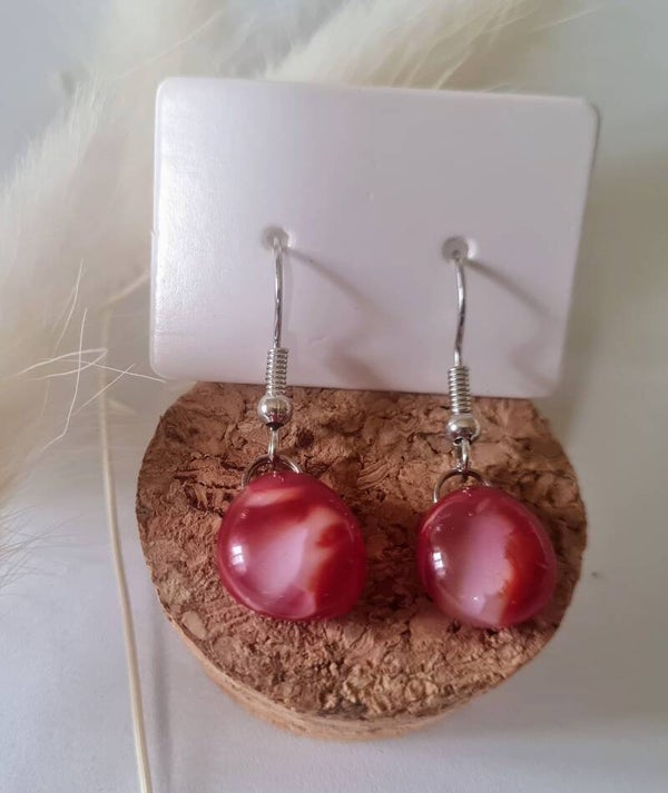 Boucle d'oreille pendante en verre