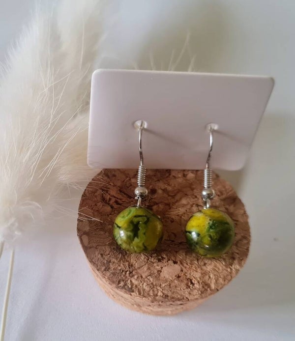 Boucle d'oreille pendante en verre