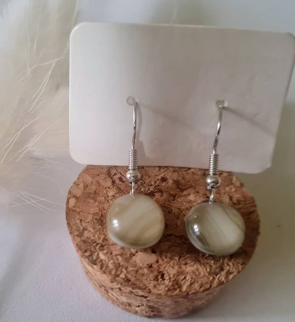 Boucle d'oreille pendante en verre