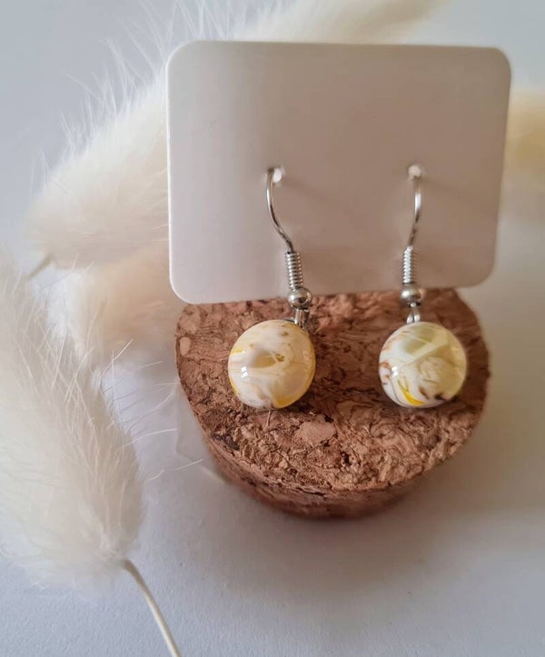 Boucle d'oreille pendante en verre
