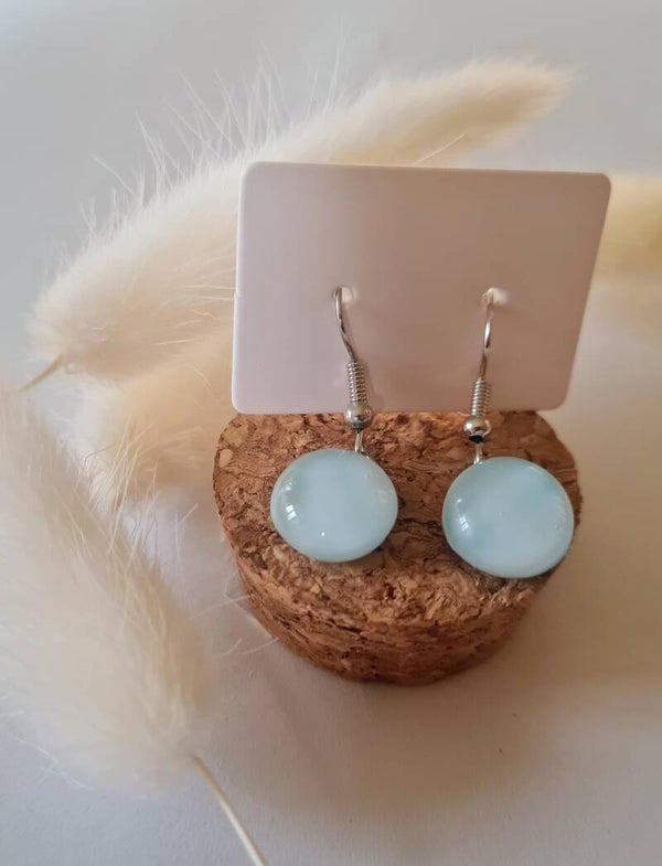 Boucle d'oreille pendante en verre