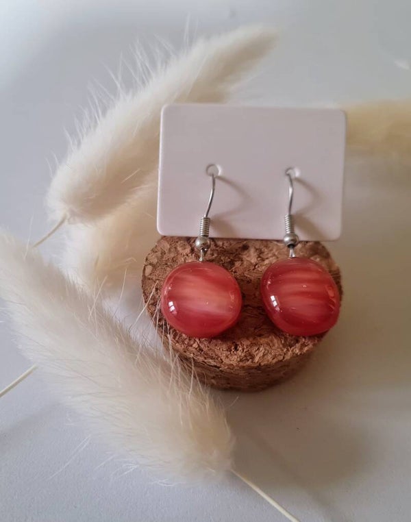 Boucle d'oreille pendante en verre