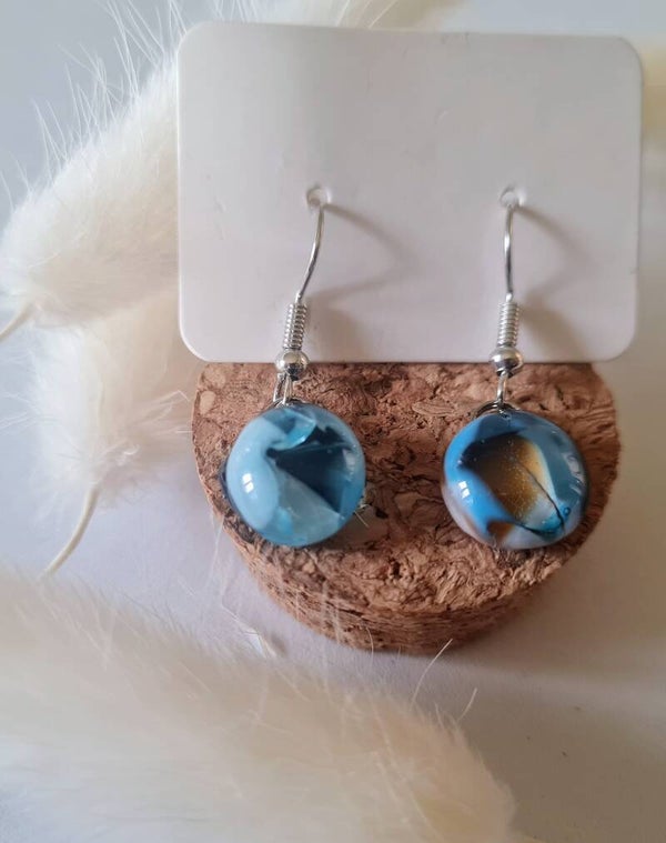 Boucle d'oreille pendante en verre