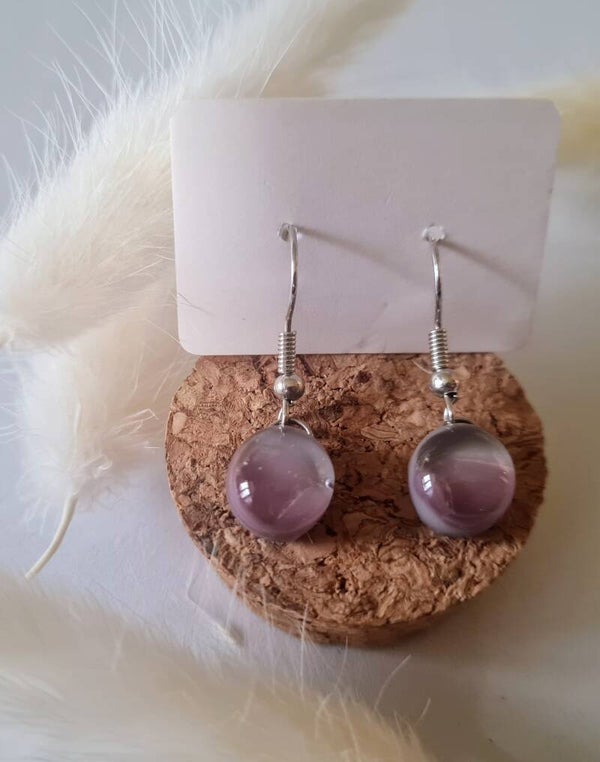 Boucle d'oreille pendante en verre