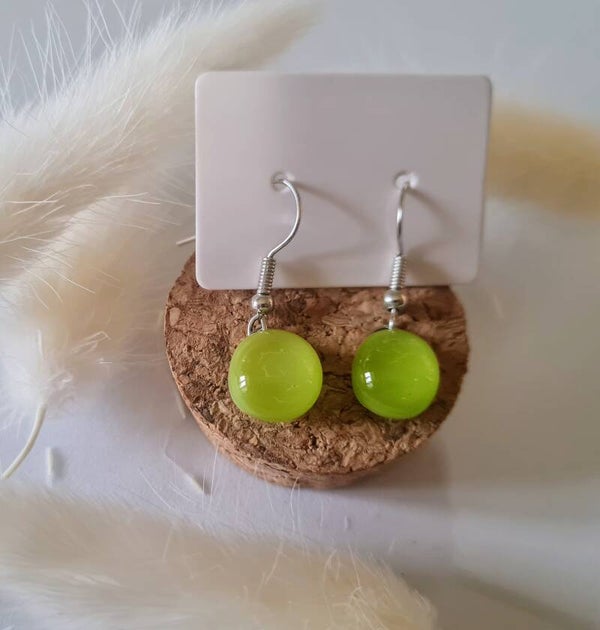 Boucle d'oreille pendante en verre
