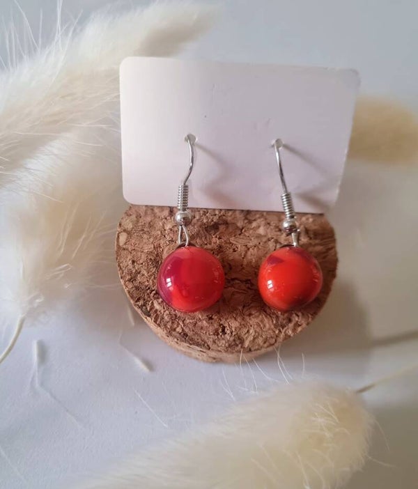 Boucle d'oreille pendante en verre