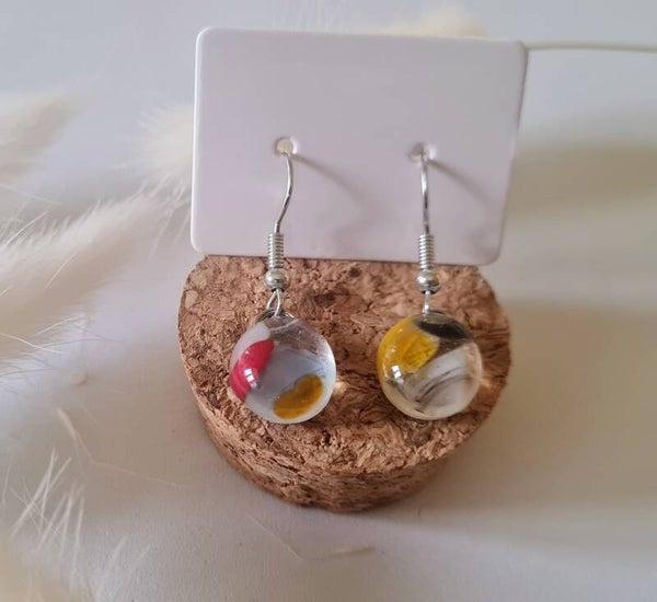 Boucle d'oreille pendante en verre
