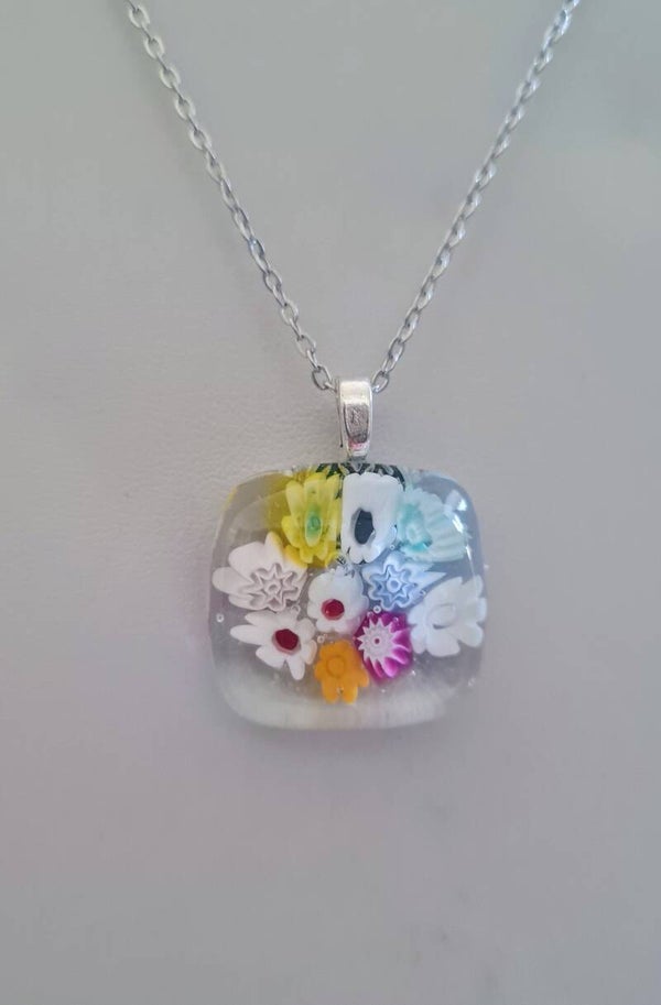 Pendentif en verre fleur