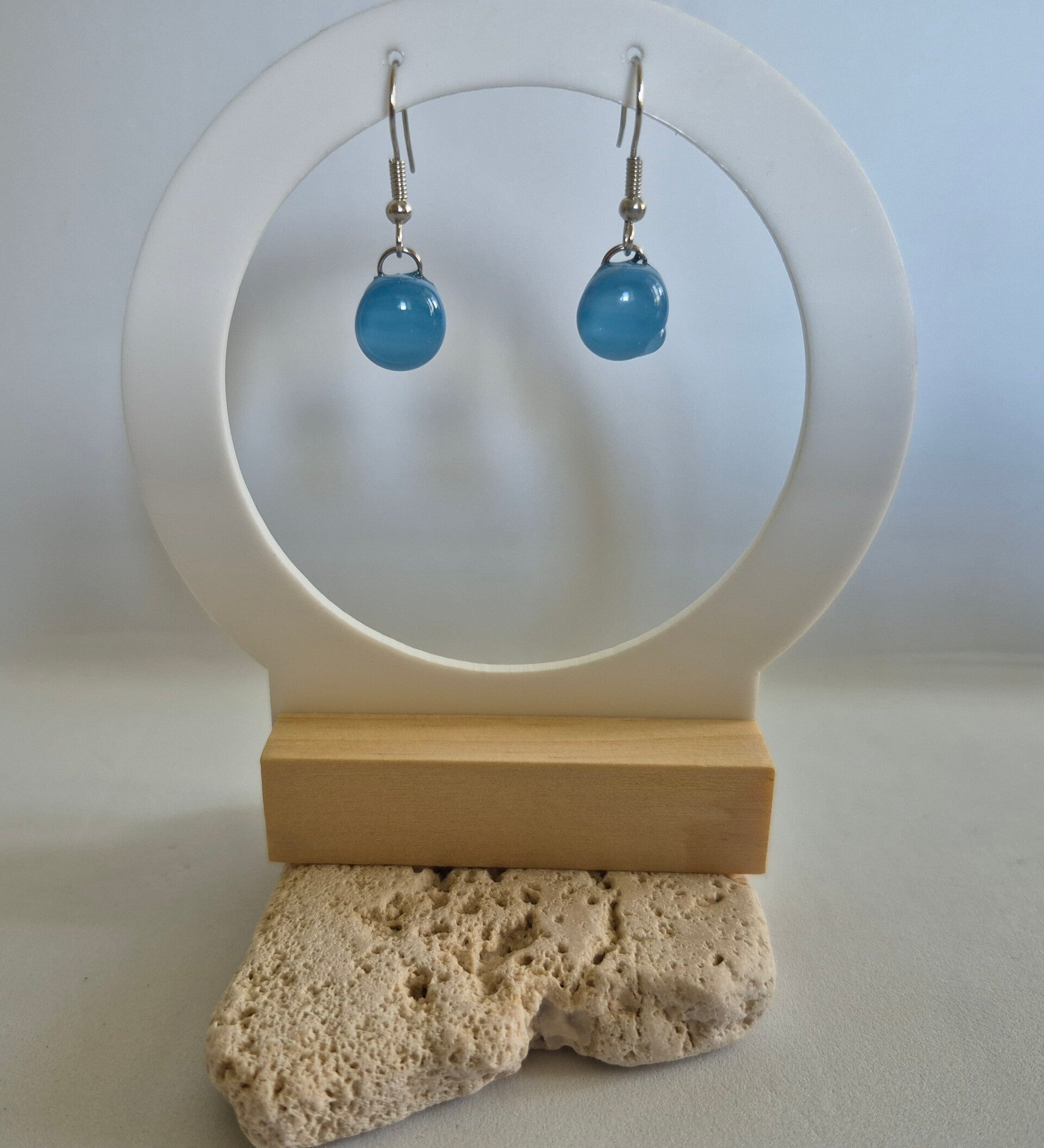 Boucle d'oreille pendante en verre fusing