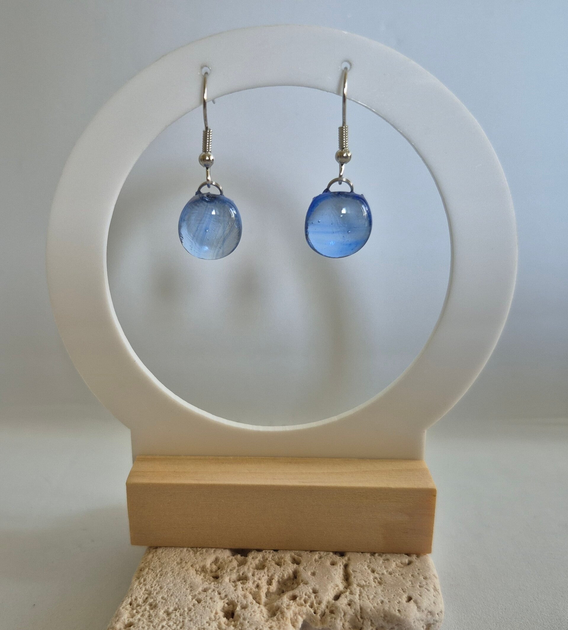 Boucle d'oreille pendante en verre fusing