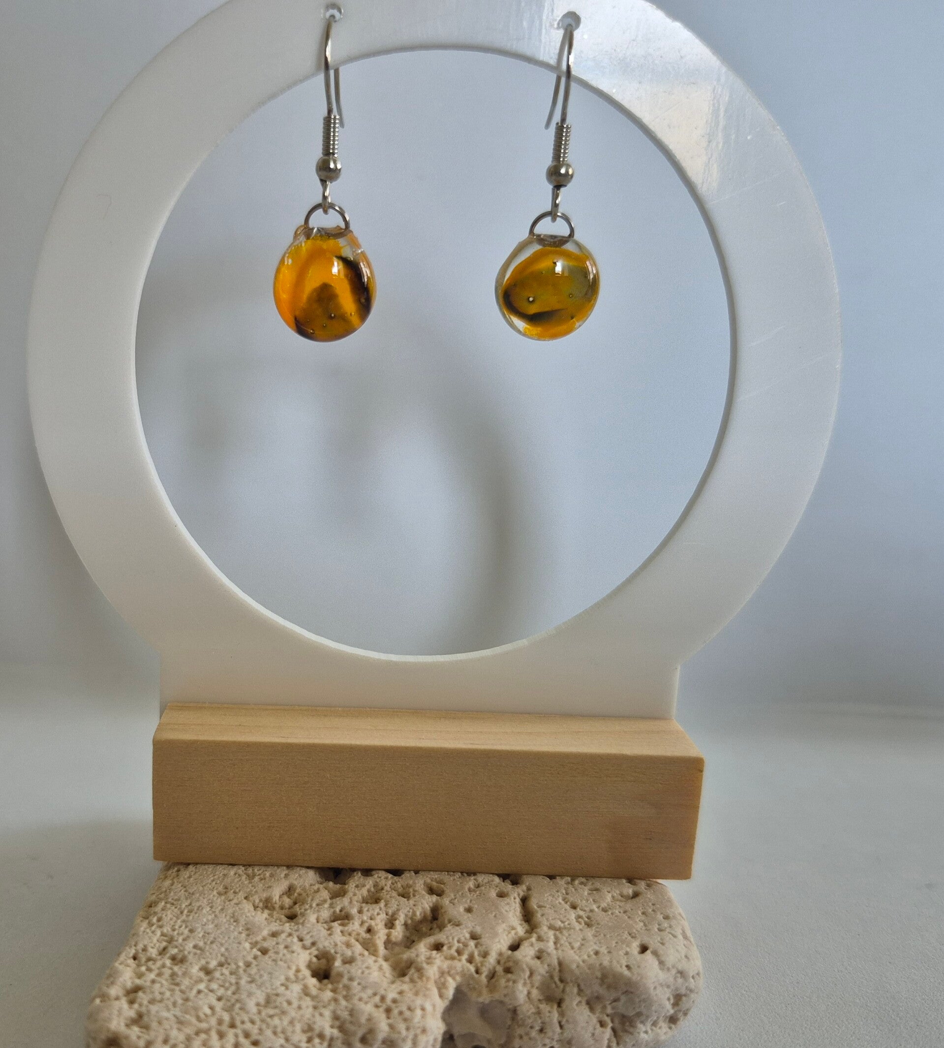 Boucle d'oreille pendante en verre fusing