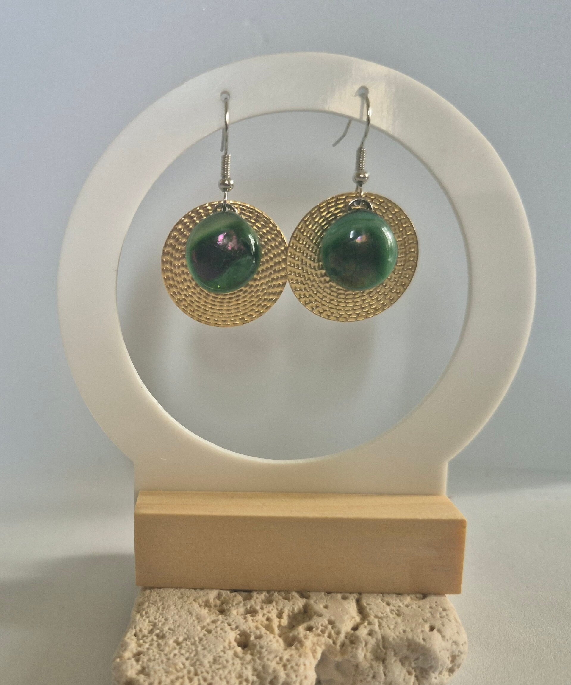 Boucle d'oreille pendante en verre fusing