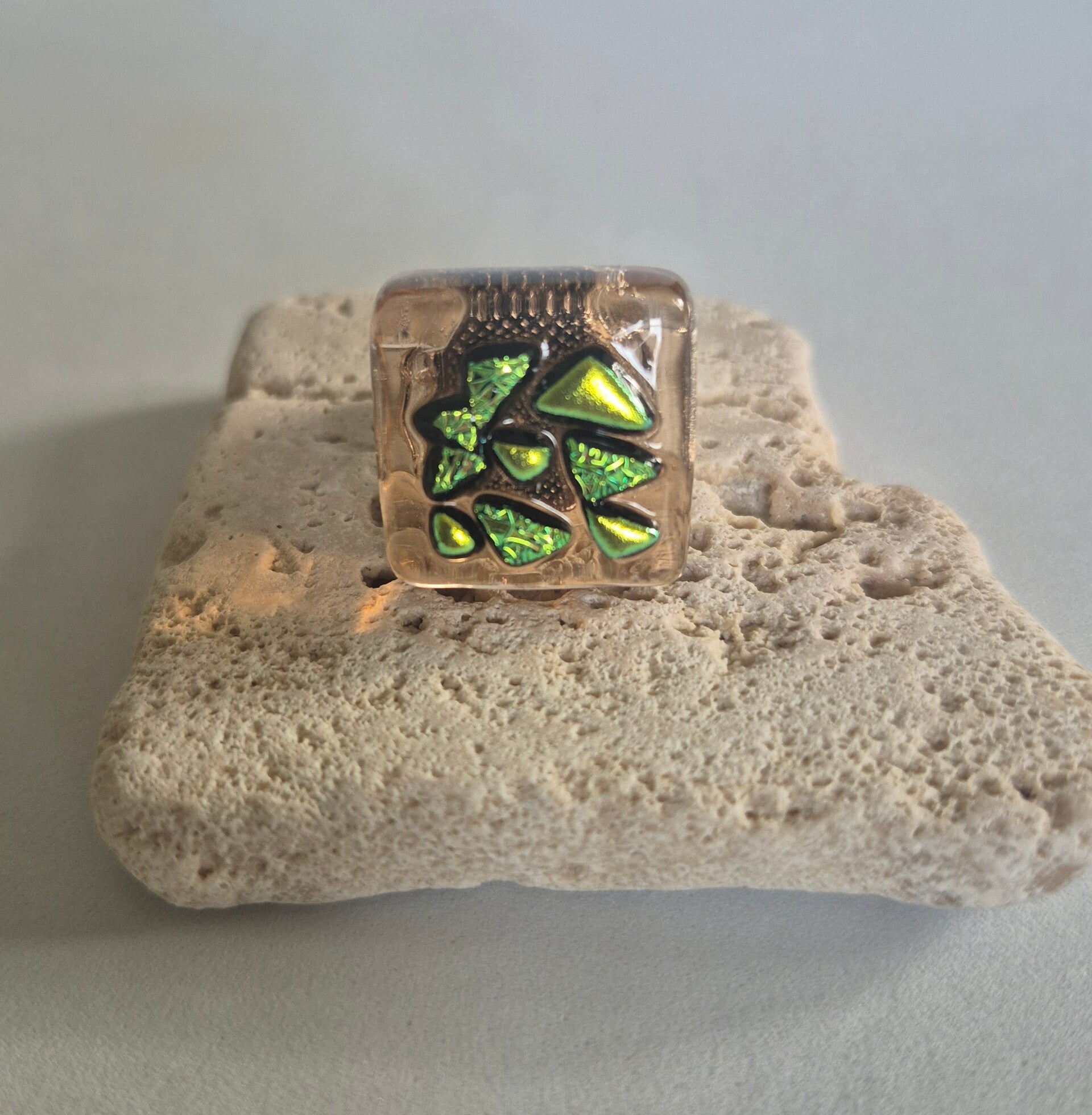 Bague carré en verre dichroique