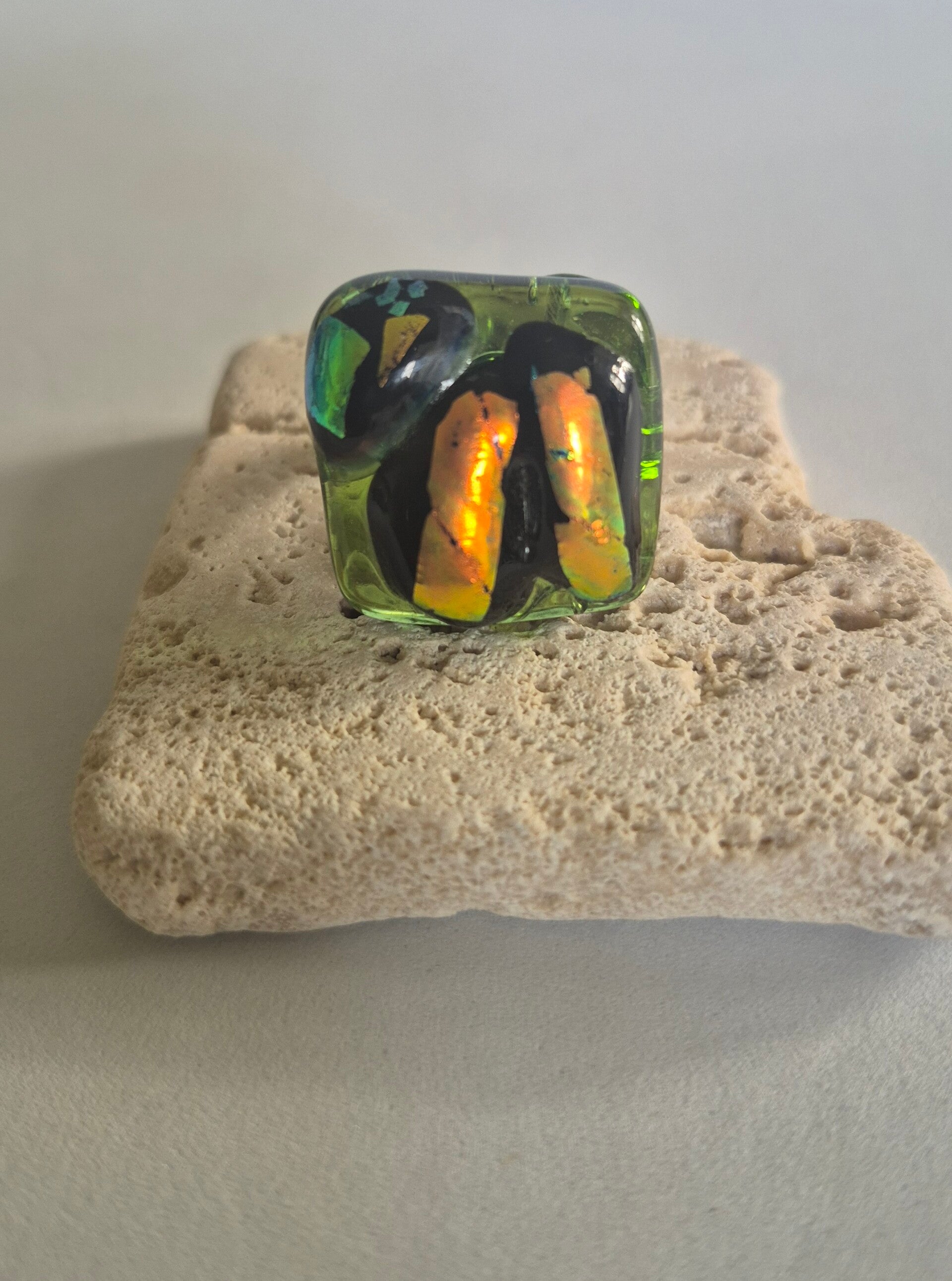 Bague carré en verre dichroique