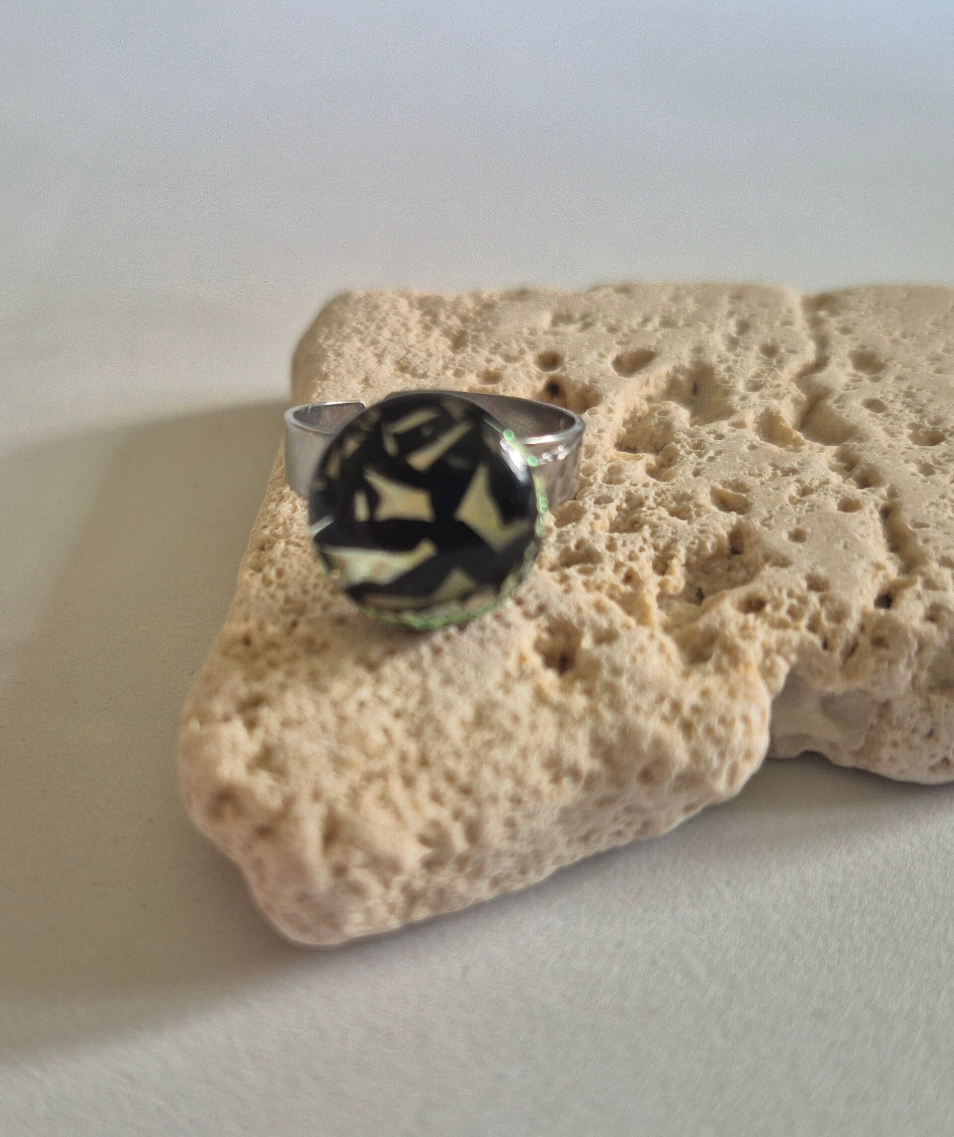 Bague en verre dichroique