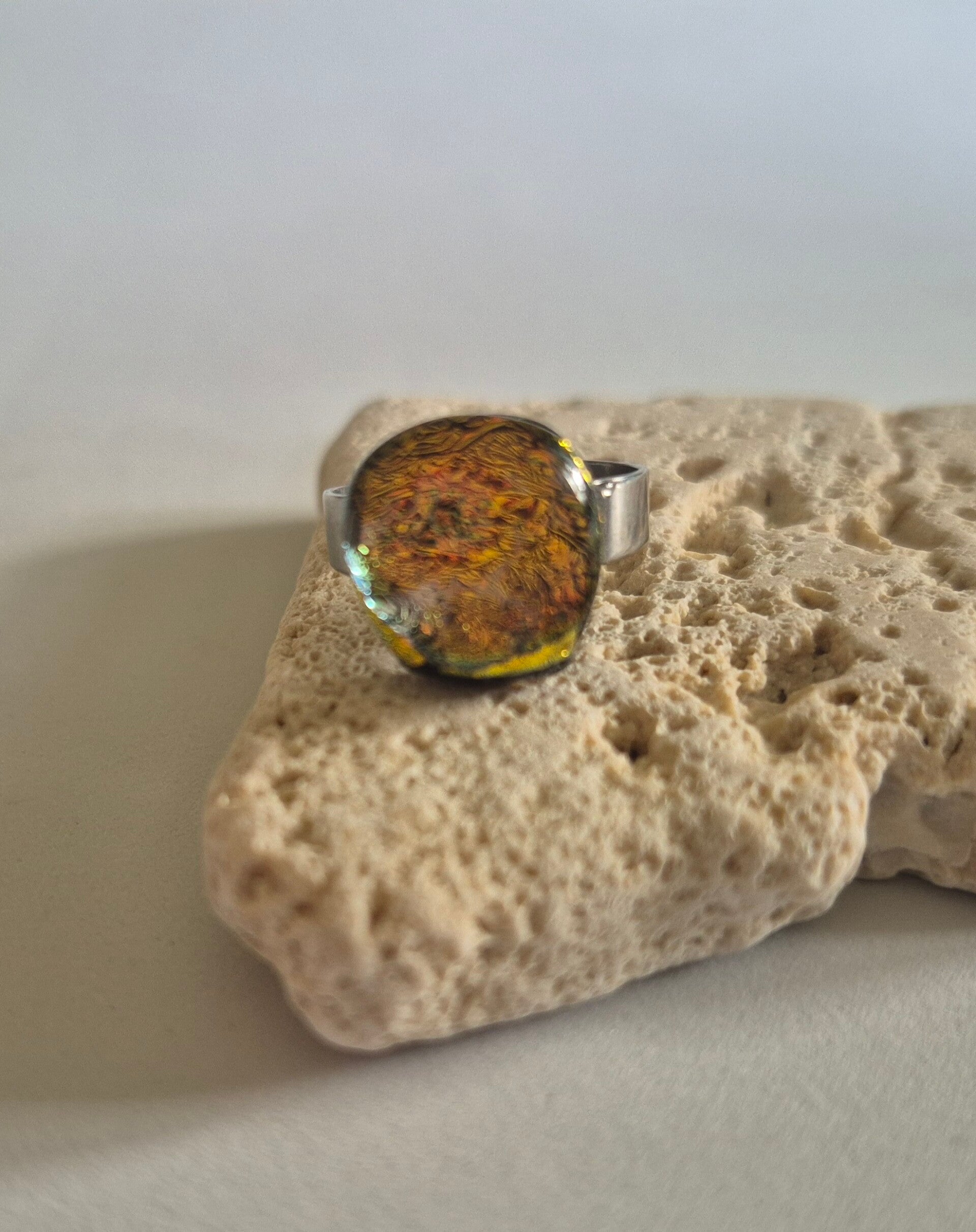 Bague en verre dichroique