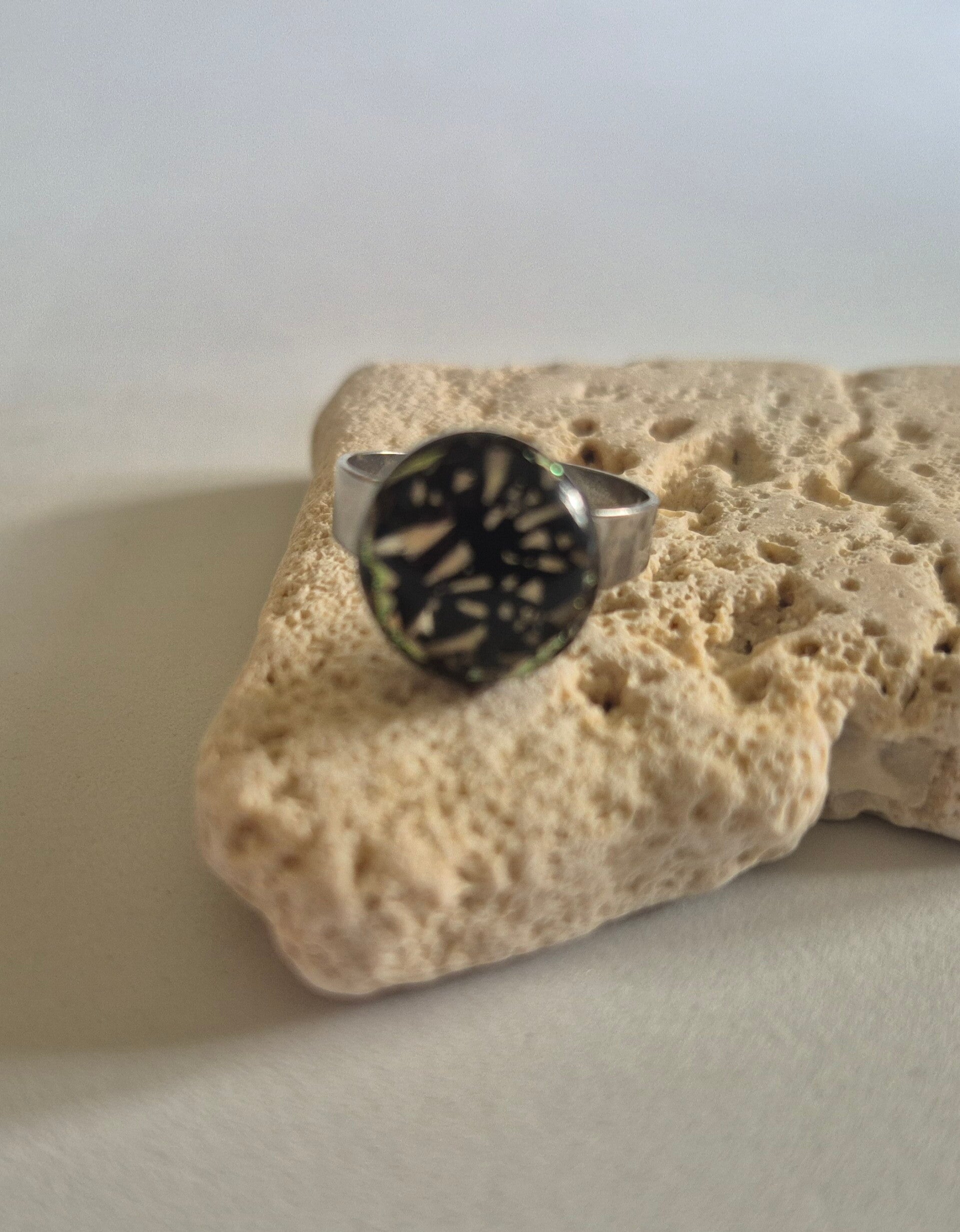 Bague en verre dichroique