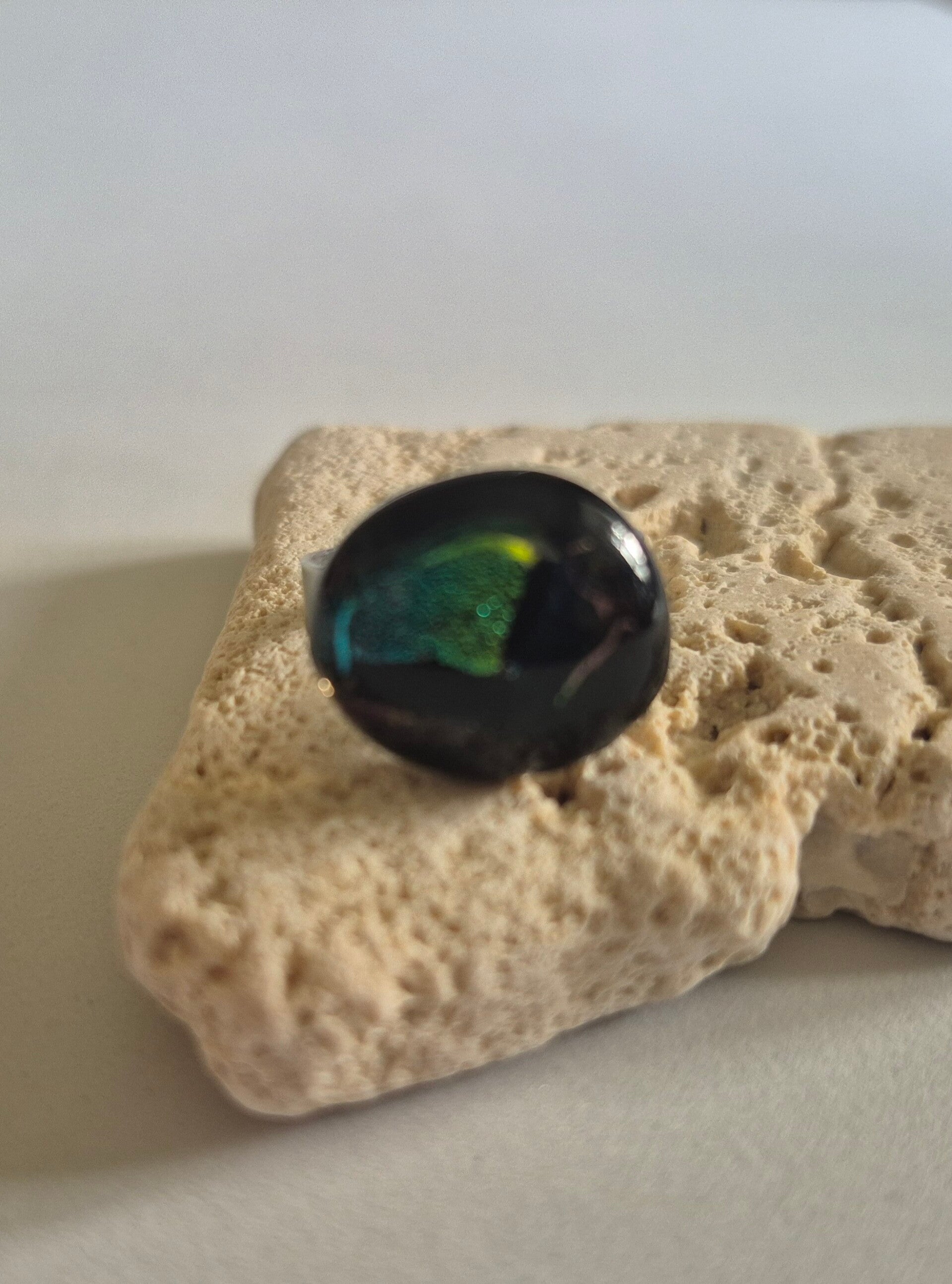 Bague en verre dichroique