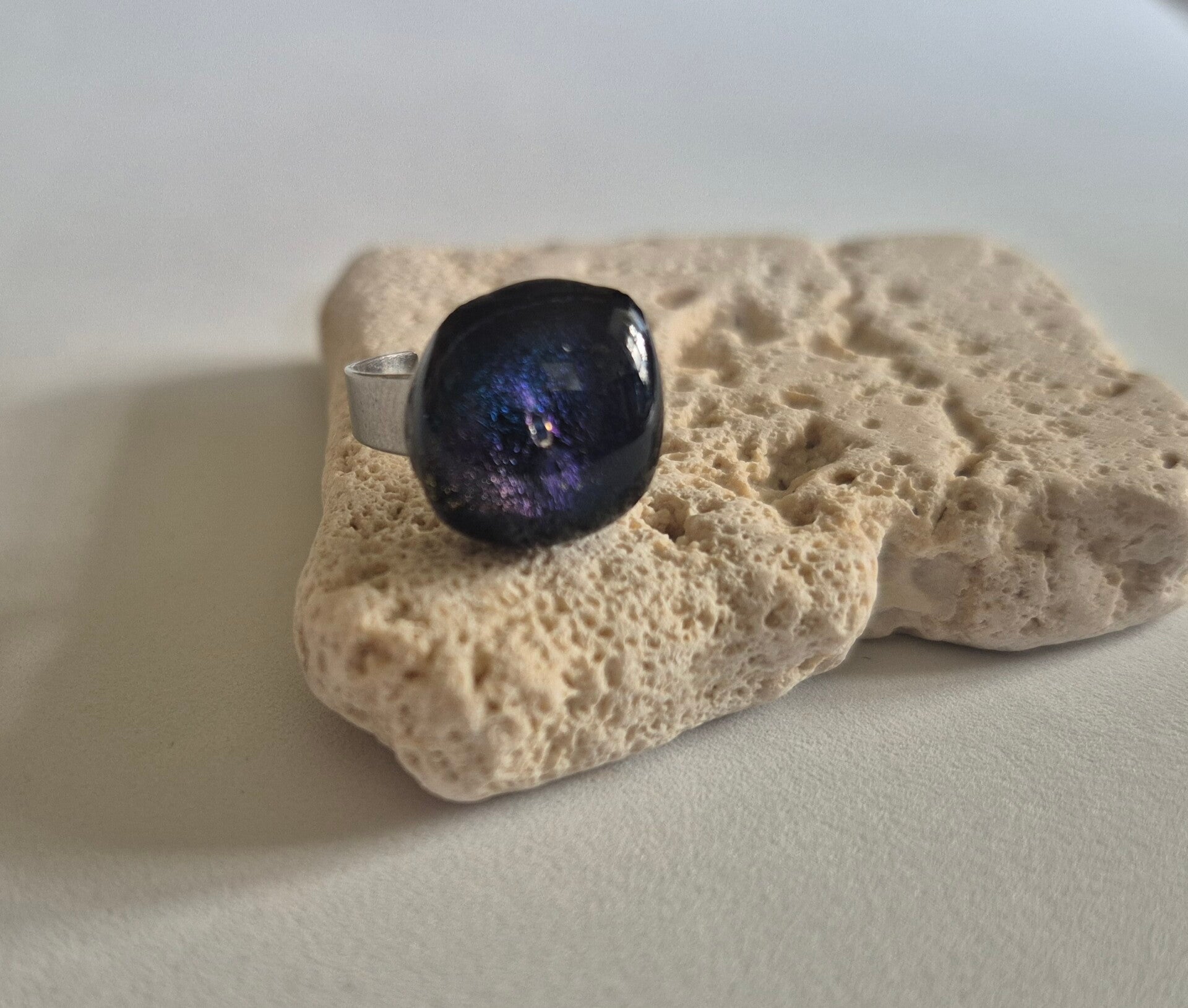 Bague en verre dichroique