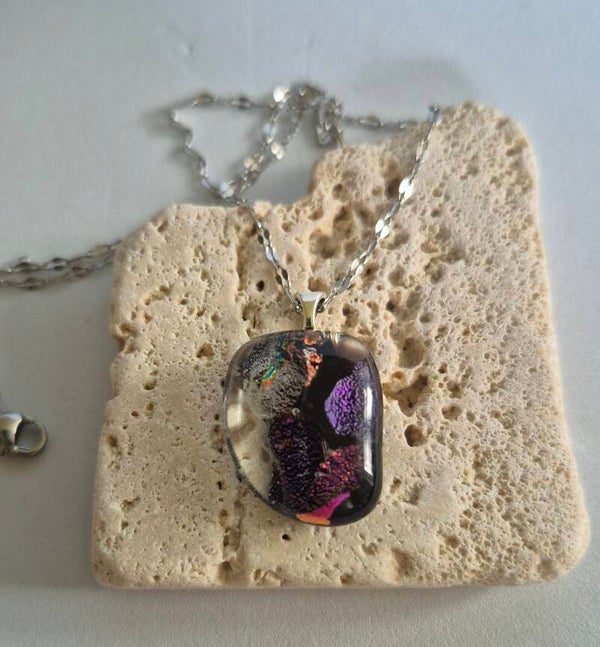 Pendentif en verre dichroique