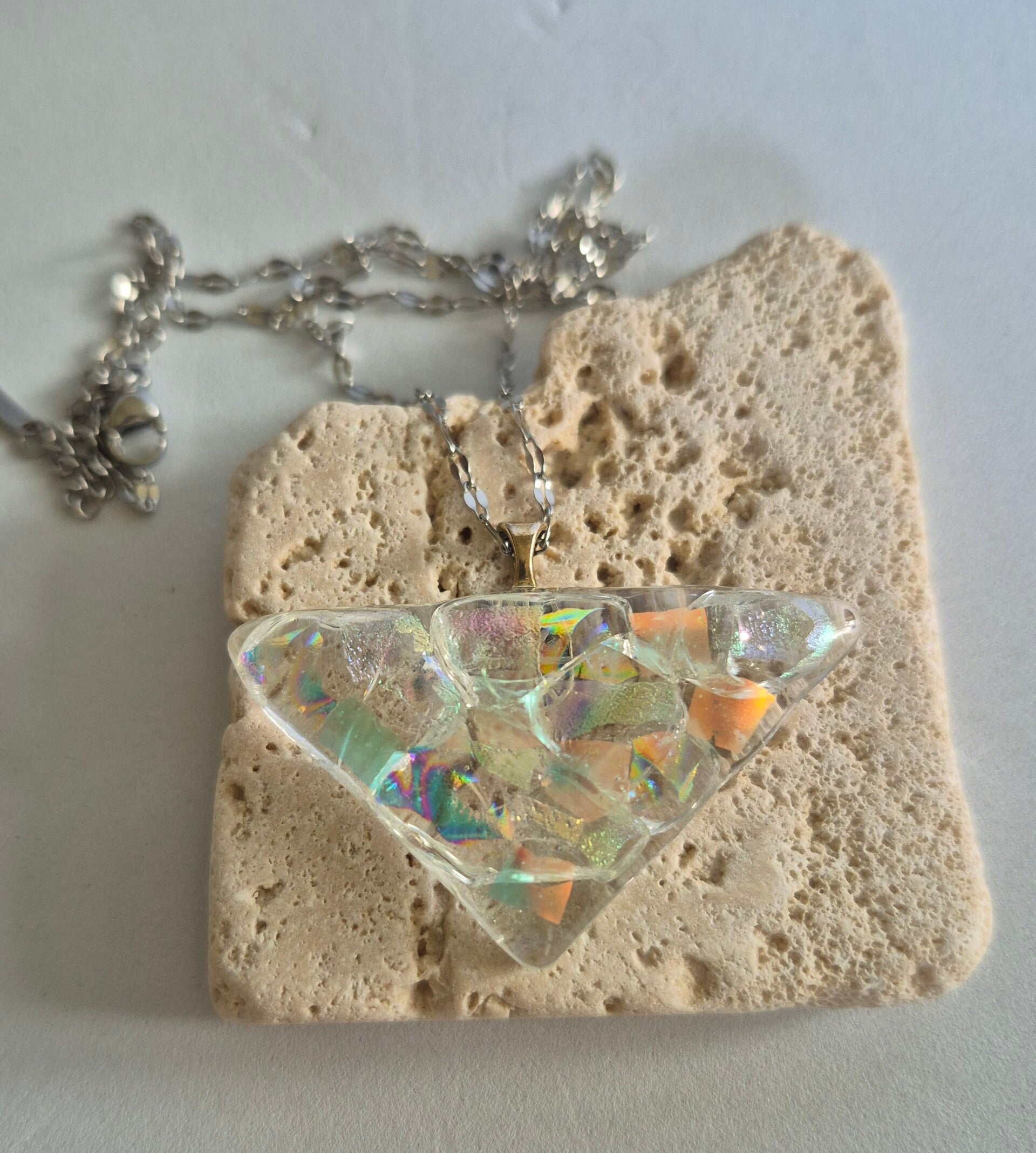 Pendentif en verre dichroique