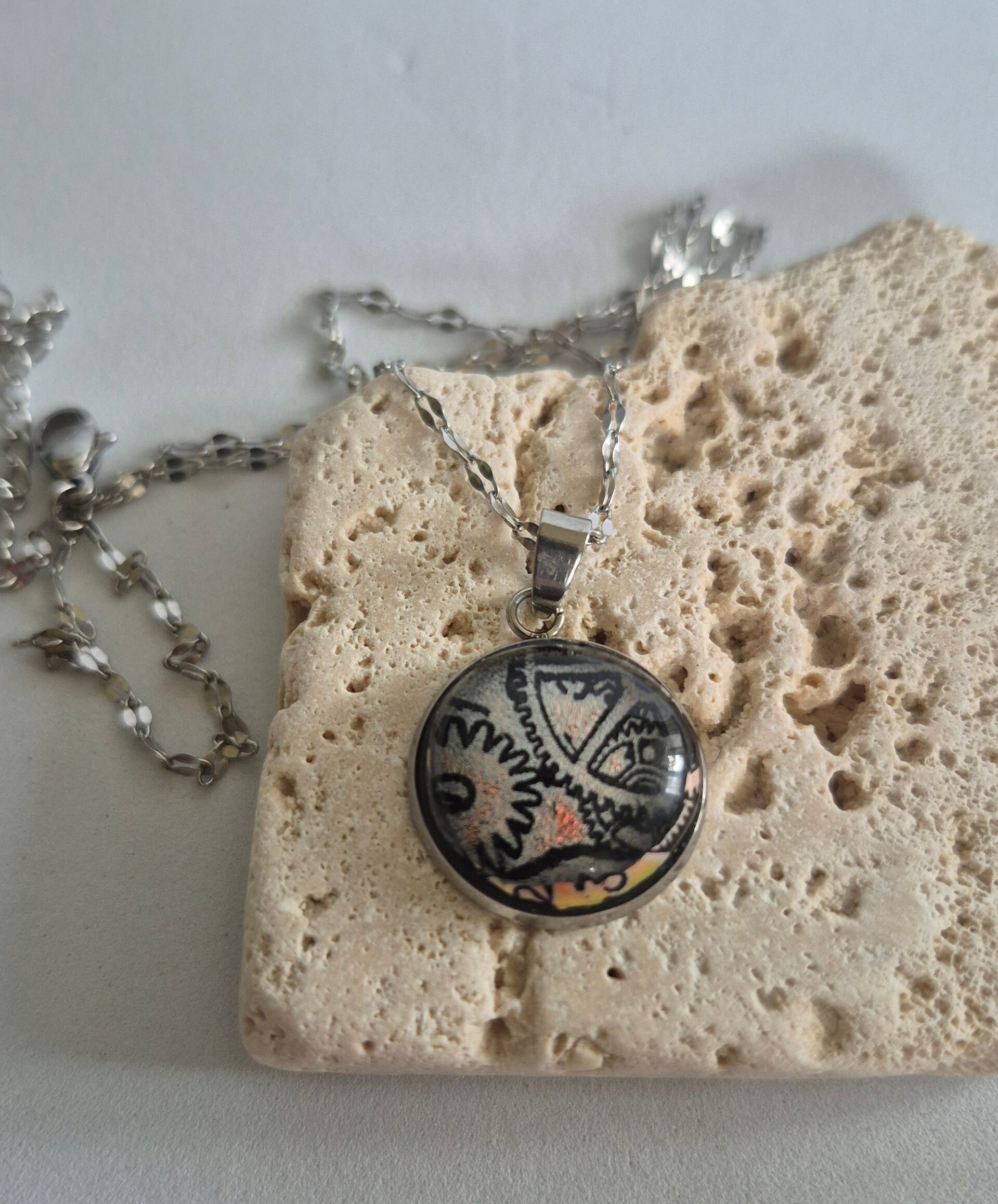 Pendentif en verre dichroique