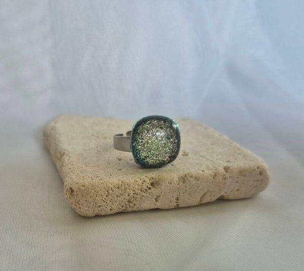 Bague en verre dichroique