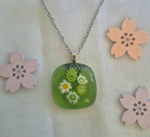 Pendentif en verre fusing fleur