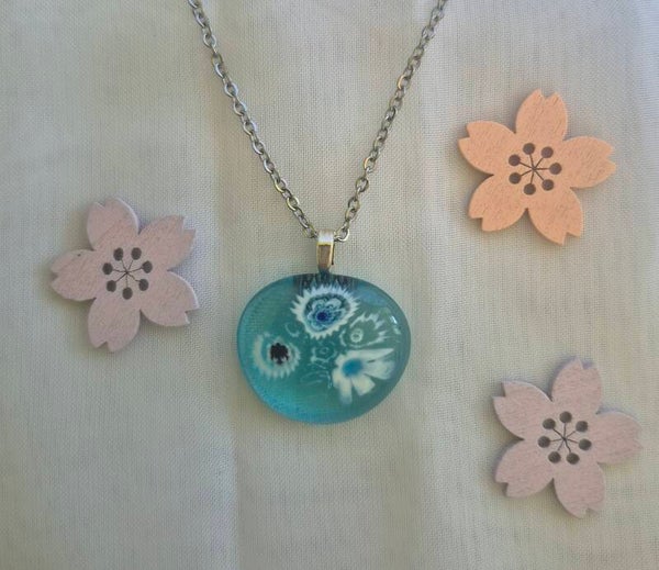 Pendentif en verre fusing fleur