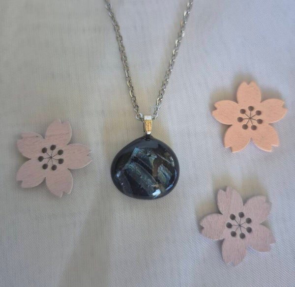 Pendentif en verre dichroique